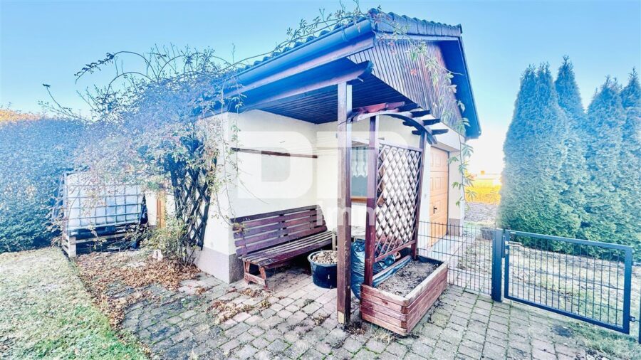 Umfangreich saniertes Einfamilienhaus mit großer Terrasse, Garage, Carport und Einliegerbereich - Garage / Werkstatt